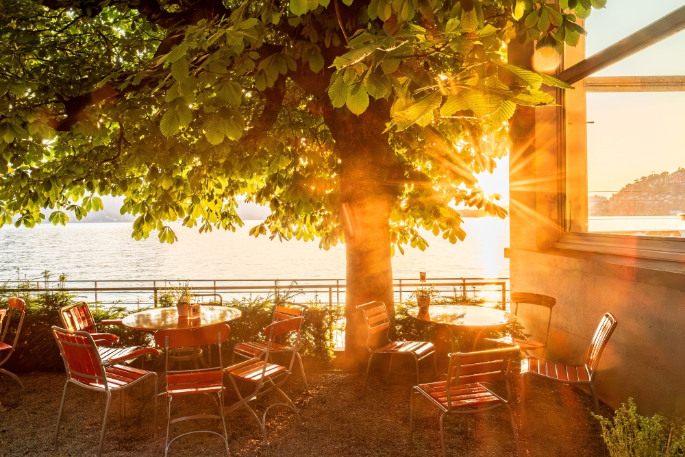 Terrasse bei Sonnenuntergang